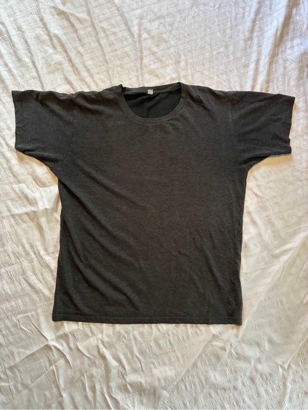 Uniqlo Dark Gray Crewneck Short Sleeve T-Shirt Size Medium